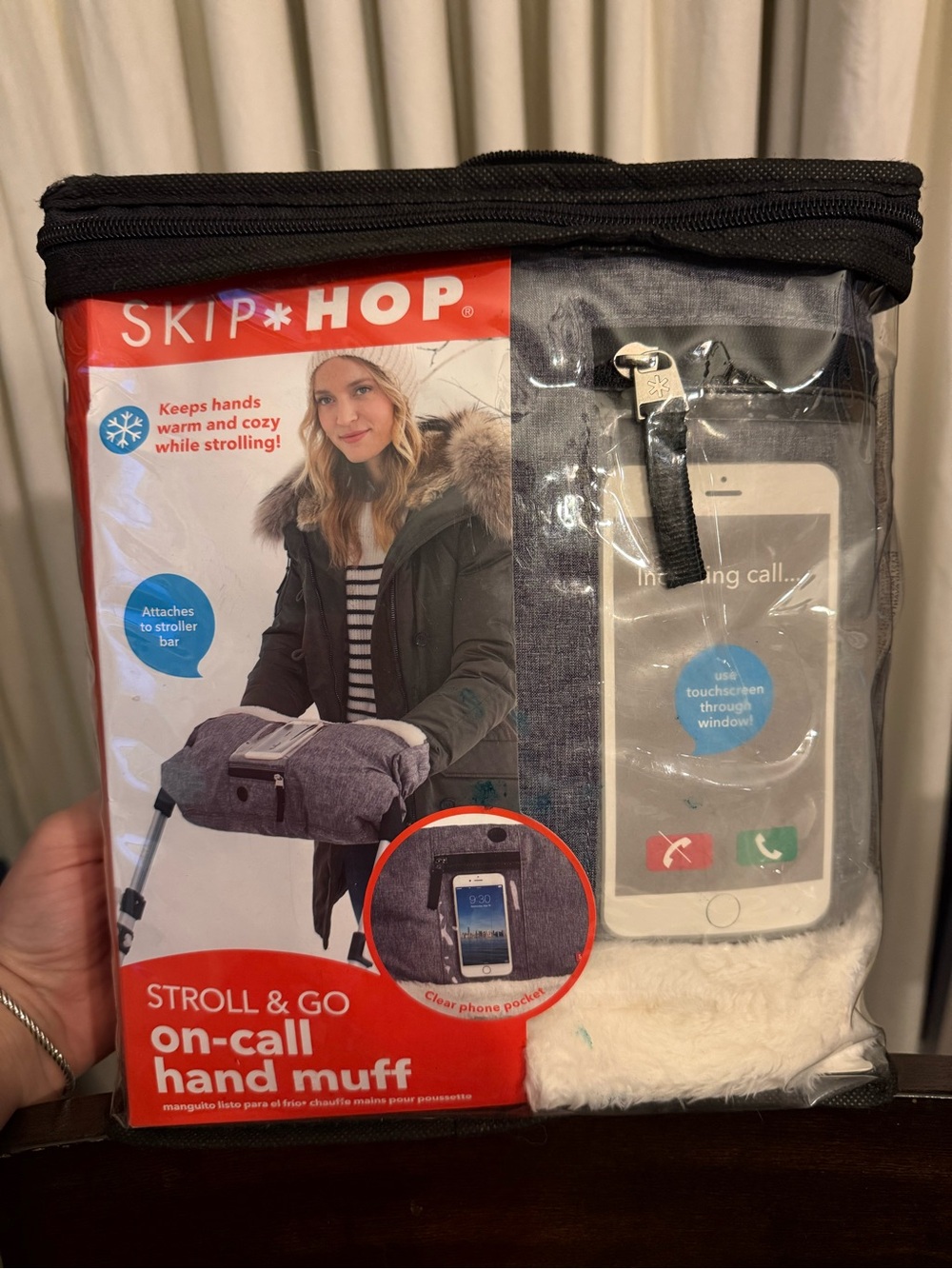 Skip Hop Stroll & Go On-Call Hand Muff in Gray and White